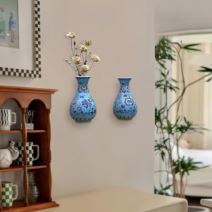 Set of Two Handmade Chinese Blue & White Porcelain Wall Mounted Vases – Chinoiserie Ceramic Flower Vase for Indoor Home Décor, Wall Hanging Vases for Living Room & Bookshelf