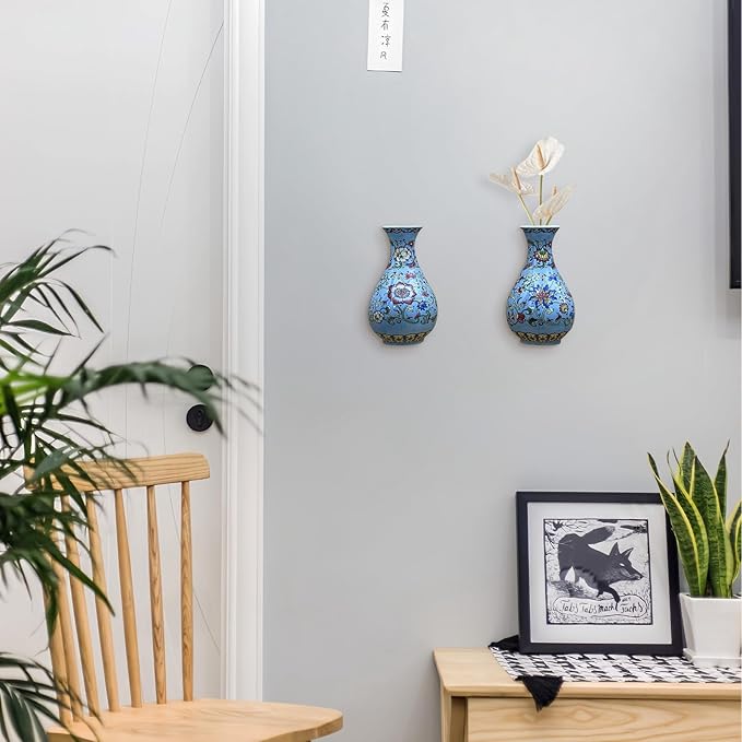 Set of Two Handmade Chinese Blue & White Porcelain Wall Mounted Vases – Chinoiserie Ceramic Flower Vase for Indoor Home Décor, Wall Hanging Vases for Living Room & Bookshelf