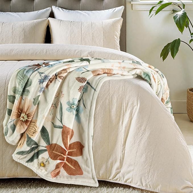 Lahome Floral Beige Soft Throw Blanket for Bed,Spring Botanical Aesthetic Blankets for Women Cute, Thick Warm Cozy Throws for Girls Sofa Chair Home Decor, Beige 50''x60''